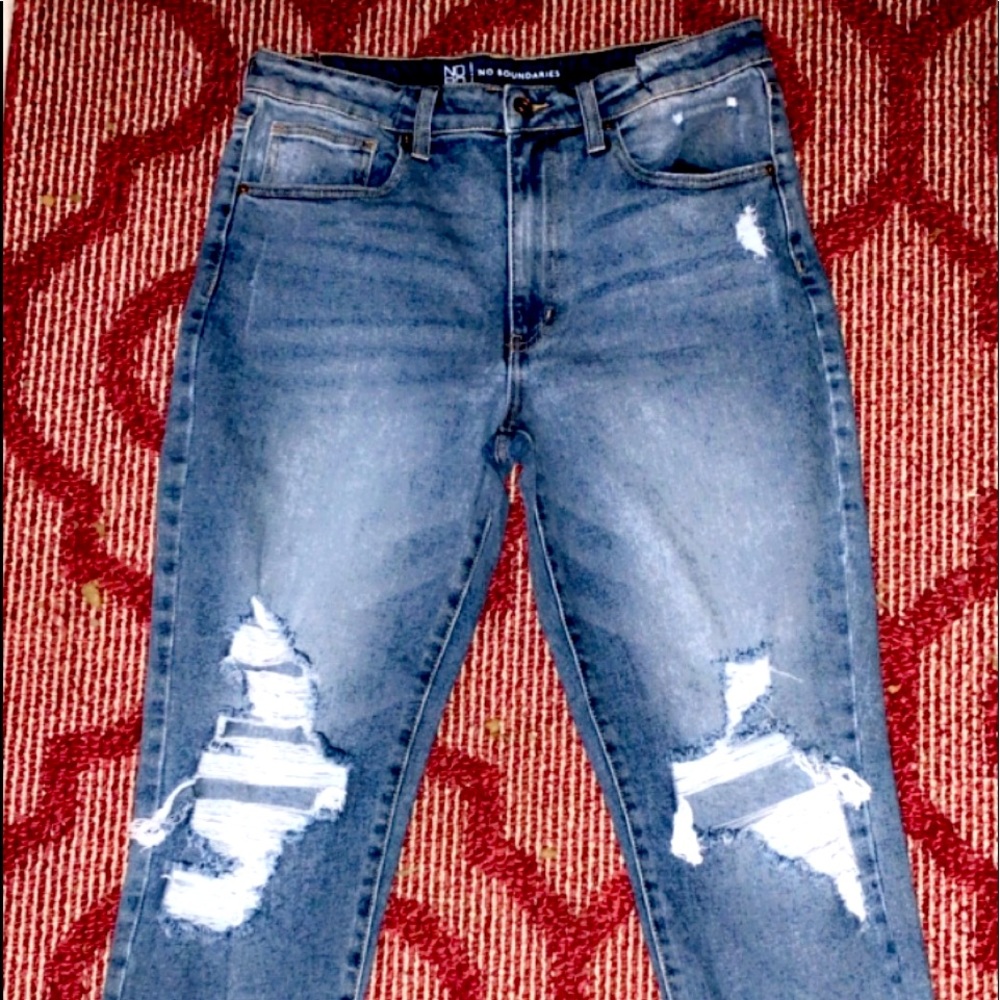No boundaries capris